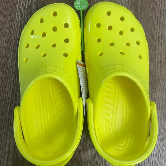 Crocs Classic Neon Highlighter Clogs Unisex M7/W9 - Picture 2 of 7